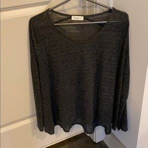 Long sleeve, light weight top